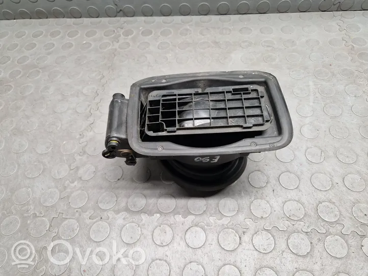 BMW 3 E90 E91 Bouchon, volet de trappe de réservoir à carburant 7073961