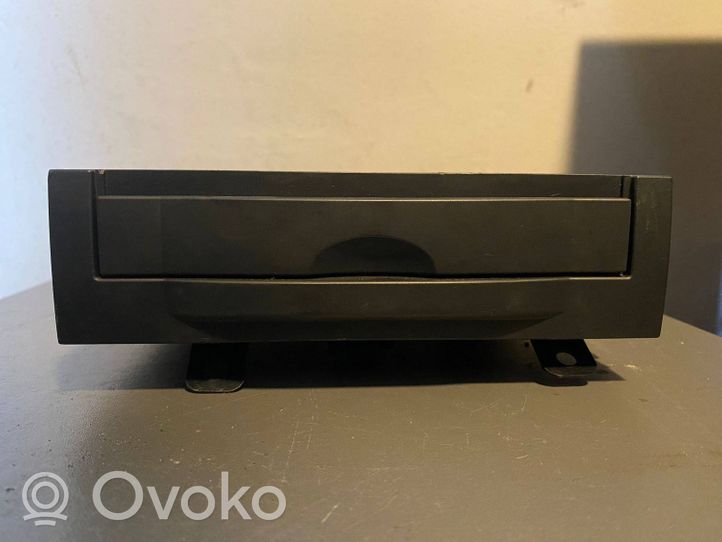 Volvo V50 Navigaatioyksikkö CD/DVD-soitin 31215512