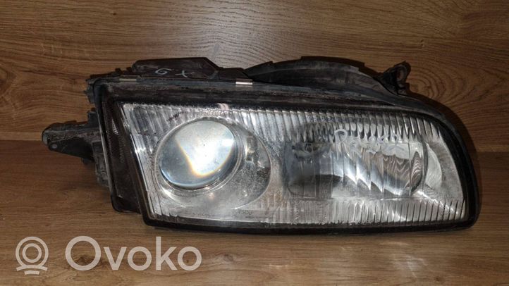 Mazda Xedos 9 Lampa przednia 