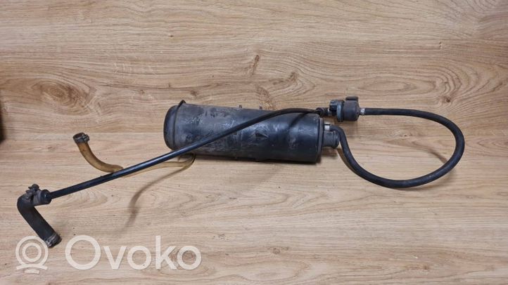 Volkswagen Golf III Cartouche de vapeur de carburant pour filtre à charbon actif 171201813