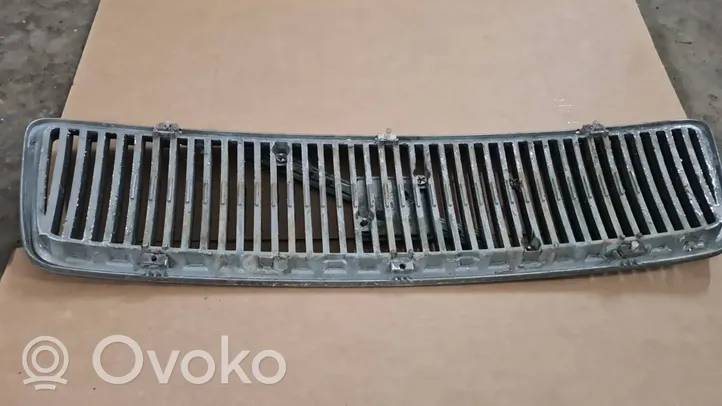 Volvo V70 Grille calandre supérieure de pare-chocs avant 9127580