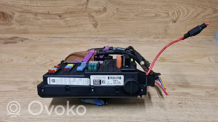 Volvo XC90 Sulakemoduuli 8676391