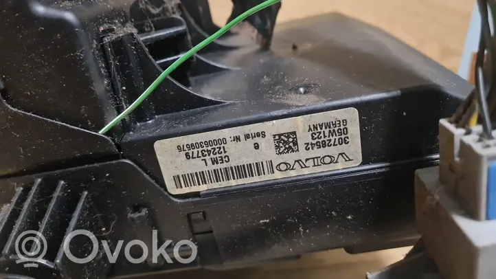 Volvo S60 Fuse module 30728542