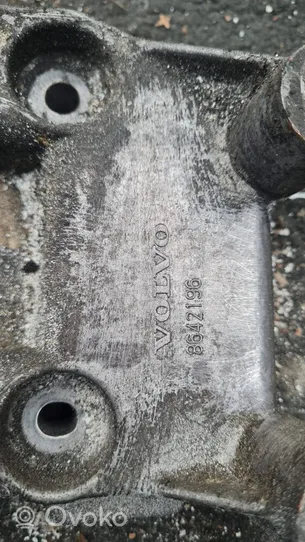 Volvo S60 Engine mounting bracket 8642196