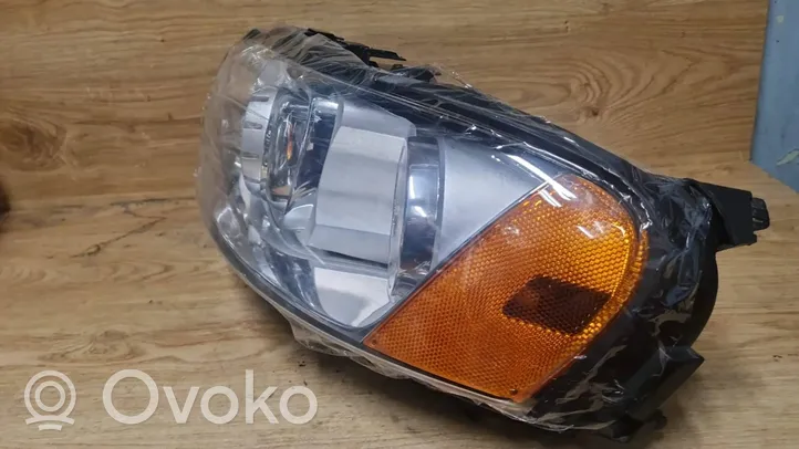 Volvo S60 Lampa przednia 30698570