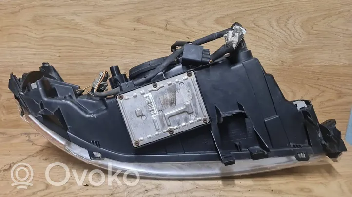 Volvo S60 Lampa przednia 30698570