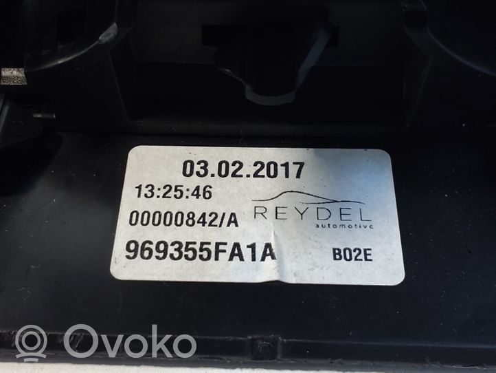 Nissan Micra K14 Vaihdevivun/vaihtajan verhoilu nahka/nuppi 969355FA1A