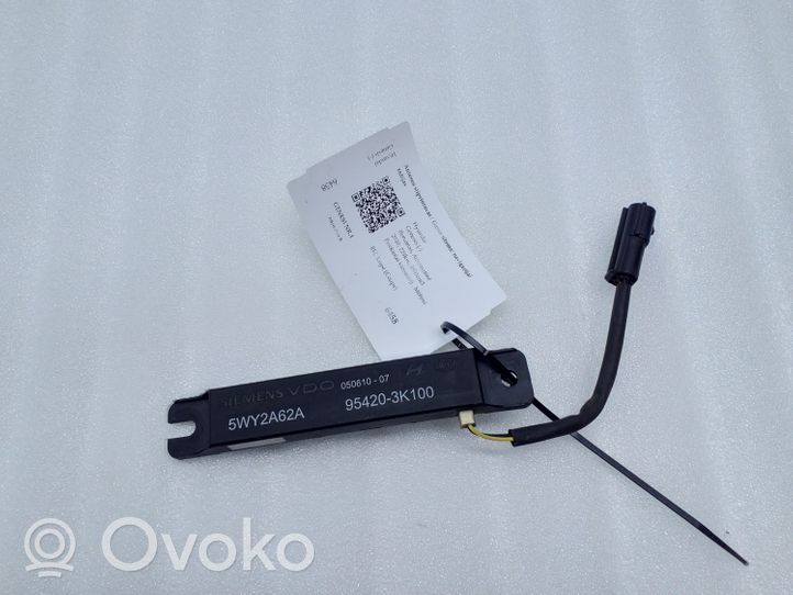 Hyundai Genesis Amplificatore antenna 954203K100