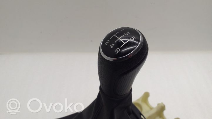 Suzuki SX4 S-Cross Drążek / Pokrętło zmiany biegów 03003YAA000