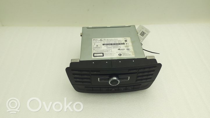 Mercedes-Benz A W176 Panel / Radioodtwarzacz CD/DVD/GPS A2469000616