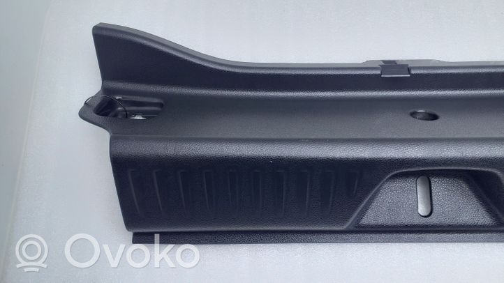 Mercedes-Benz A W176 Osłona pasa bagażnika A1766900241