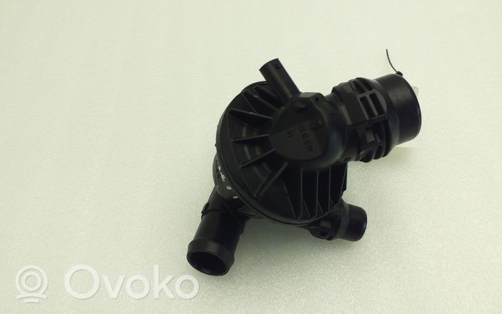 BMW 1 F20 F21 Termostaatin kotelo 7600584