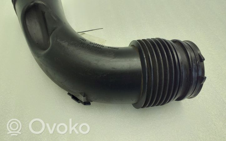 BMW X5 F15 Turboahtimen ilmanoton letku 8512381