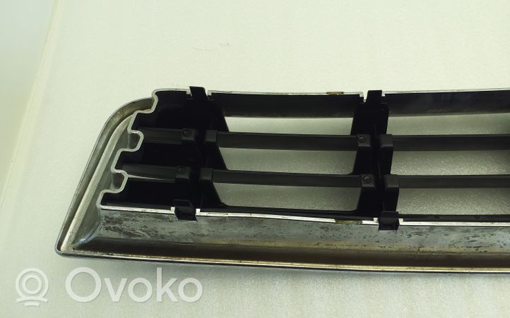 Audi A8 S8 D3 4E Grille inférieure de pare-chocs avant 4E0807683A