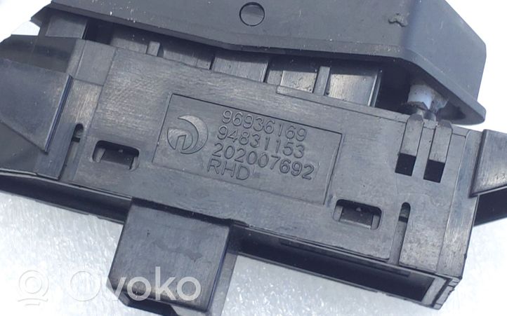 Chevrolet Cruze Interrupteur de verrouillage centralisé 96936169