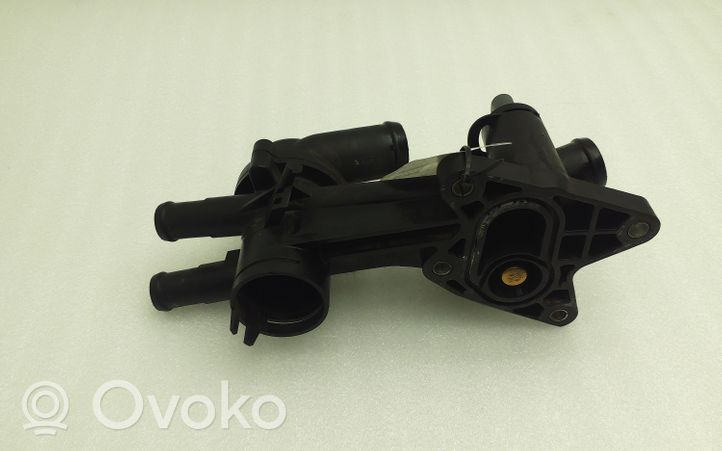 Volkswagen PASSAT B7 Boîtier de thermostat / thermostat 03C121118