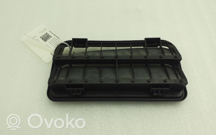 Volkswagen Jetta VI Quarter panel pressure vent 3C0819465