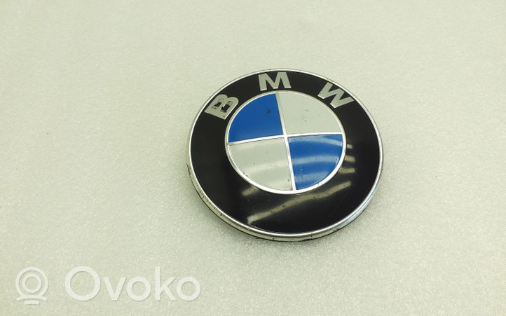 BMW 3 E90 E91 Mostrina con logo/emblema della casa automobilistica 8132375