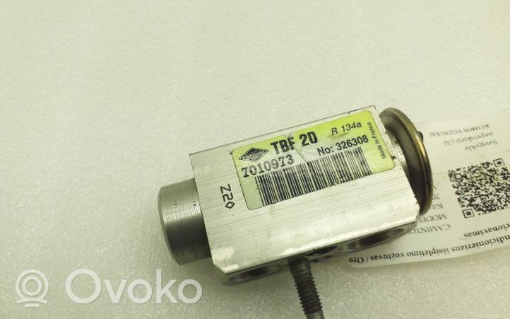 Volvo XC60 Air conditioning (A/C) expansion valve 7010973