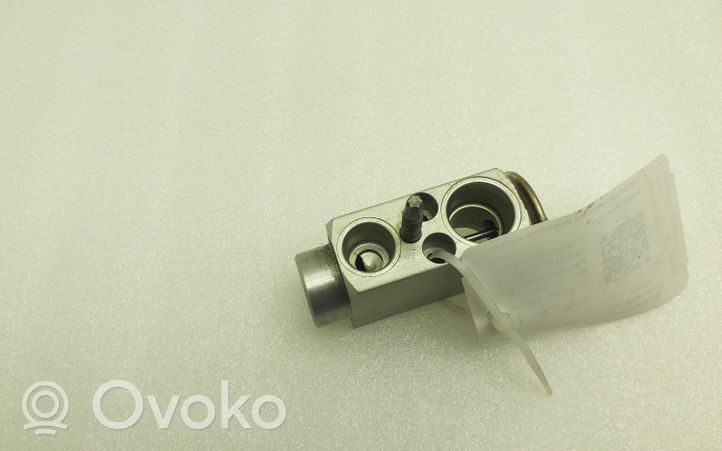 Volvo XC60 Air conditioning (A/C) expansion valve 7010973