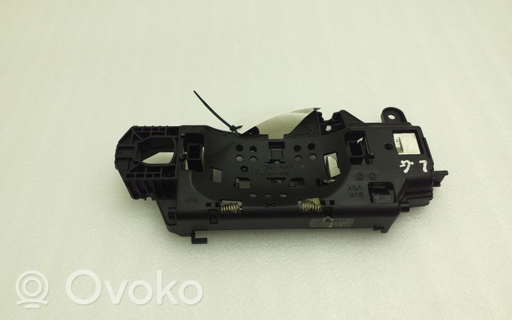 Audi A4 S4 B9 Klamka/wspornik zewnętrzny drzwi tylnych 8W01837811A