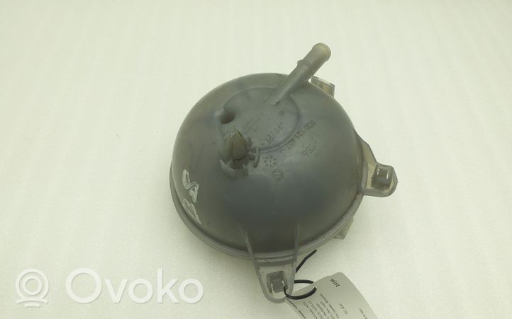 Volkswagen PASSAT B8 Coolant expansion tank/reservoir 5Q0121407G