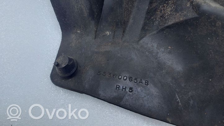 Jeep Cherokee Uszczelka tylnej szyby klapy bagażnika 55360065AB