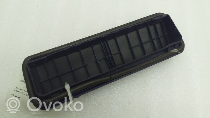 Audi A1 Quarter panel pressure vent 6X0819465D