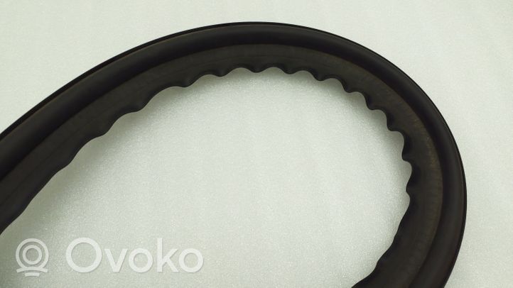 Skoda Superb B6 (3T) Уплотнительная резина (у стекла) 