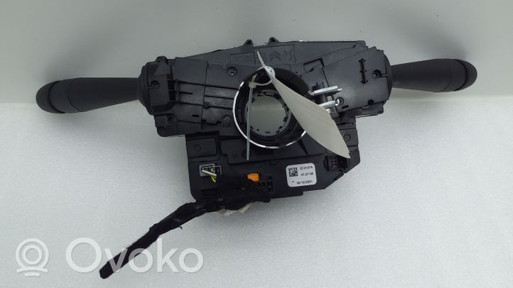 Citroen C4 III e-C4 Pyyhkimen/suuntavilkun vipukytkin 98358842ZD02