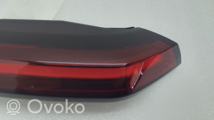 Citroen C4 III e-C4 Takaluukun takavalot 9831120580