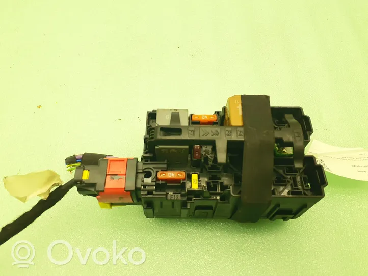 Citroen C4 III e-C4 Sulakemoduuli 9806192580