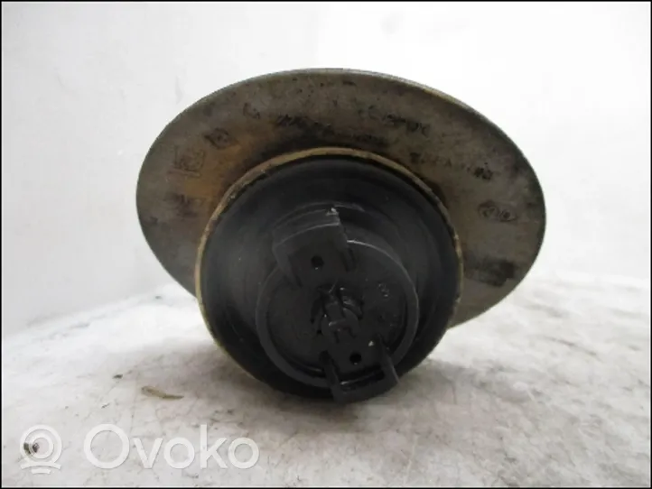 Renault Clio I Fuel tank filler cap 7700829695