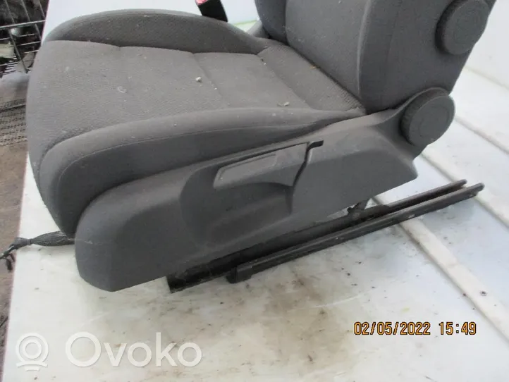Volkswagen Golf V Fotel przedni kierowcy 1K4881775BR