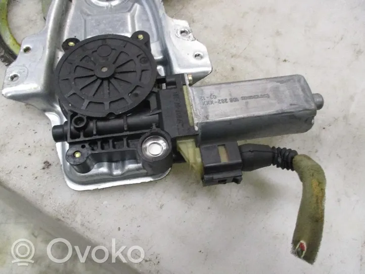 Toyota Yaris Elektryczny podnośnik szyby drzwi przednich 698200D010