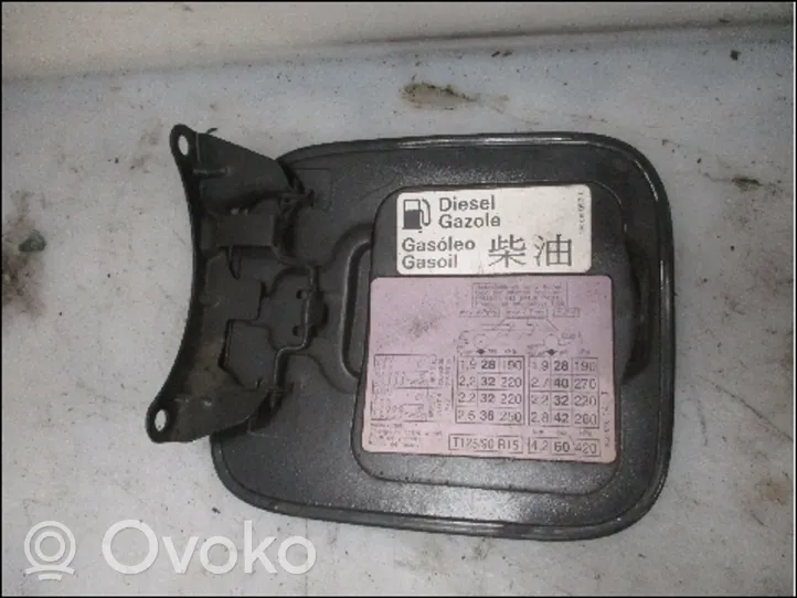 Jeep Wrangler Degalų bako užsukamas dangtelis 8L0809905A