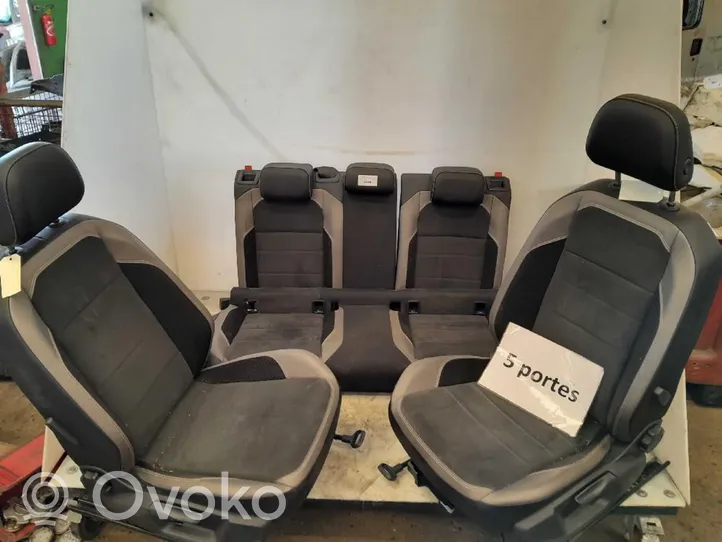Volkswagen Polo VI AW Sēdekļu komplekts 2G0885775K