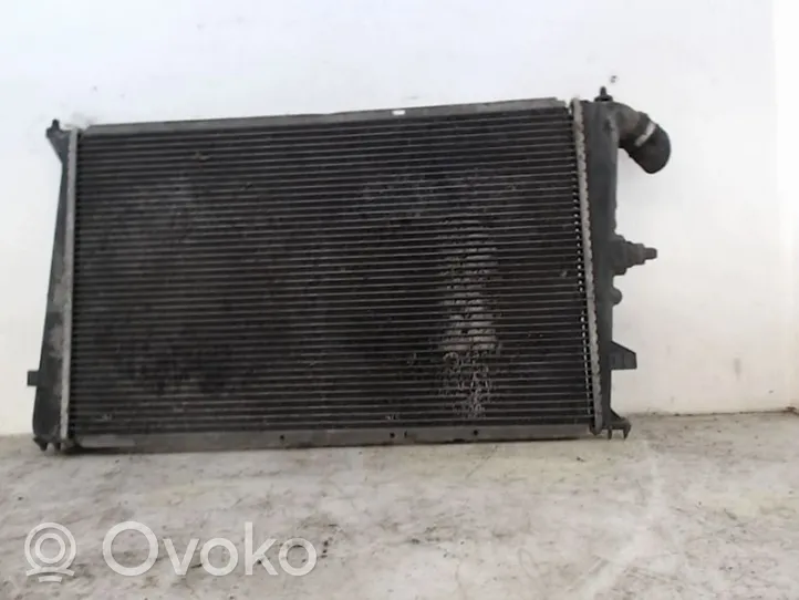 Peugeot 605 Radiateur de refroidissement 1301E5