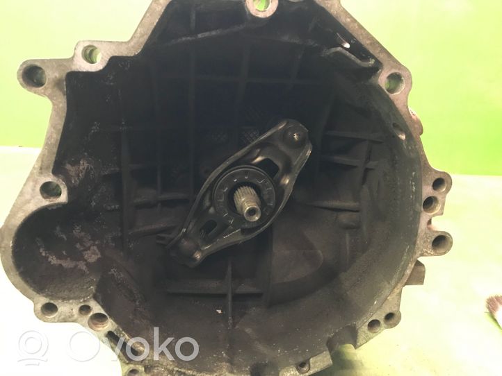 Audi A6 S6 C6 4F Manuaalinen 6-portainen vaihdelaatikko 01X301315F