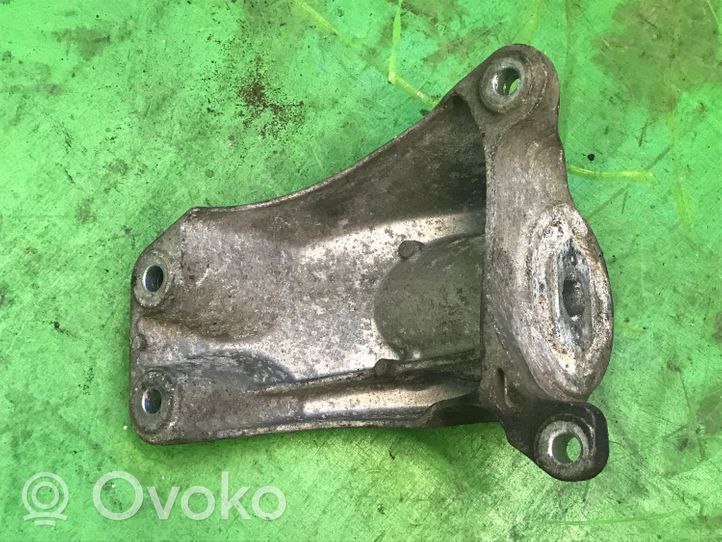 Audi A6 S6 C6 4F Supporto di montaggio scatola del cambio 4F0399114B