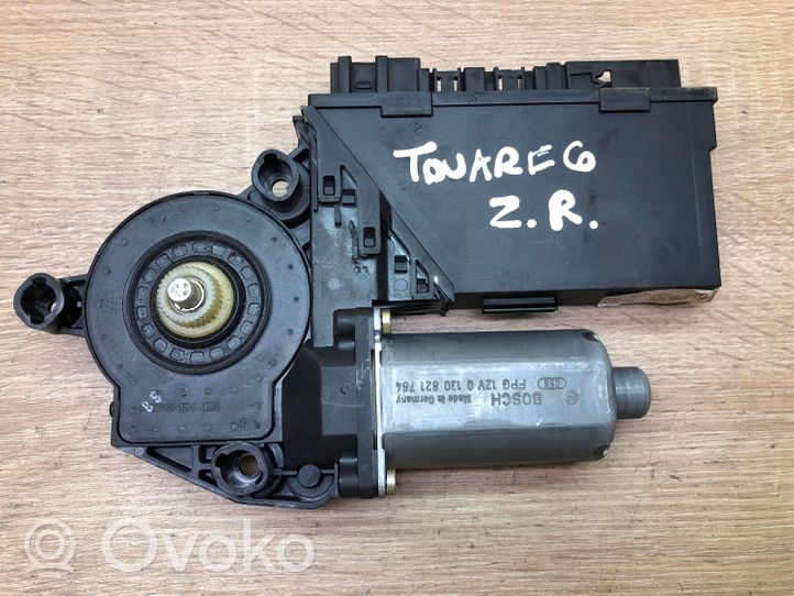 Volkswagen Touareg I Takaoven ikkunan nostomoottori 7L0959794