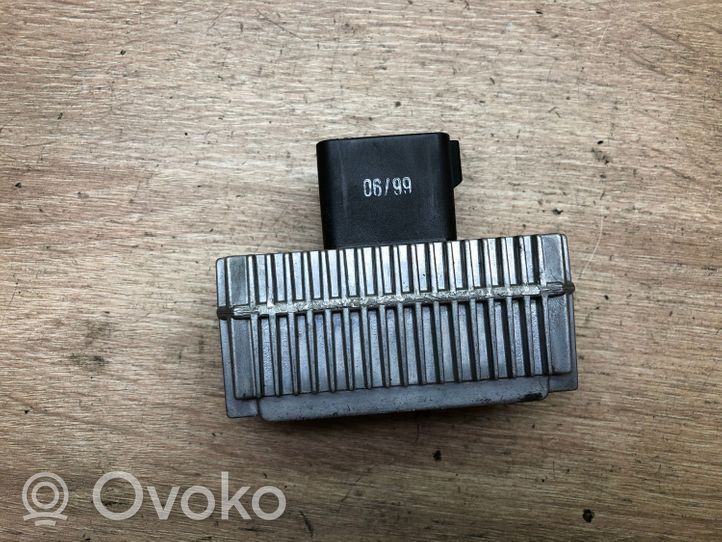 Opel Astra J Glow plug pre-heat relay 09132691