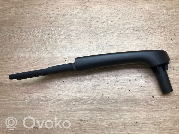 Volkswagen PASSAT B7 Rear door handle trim 3AA867180A