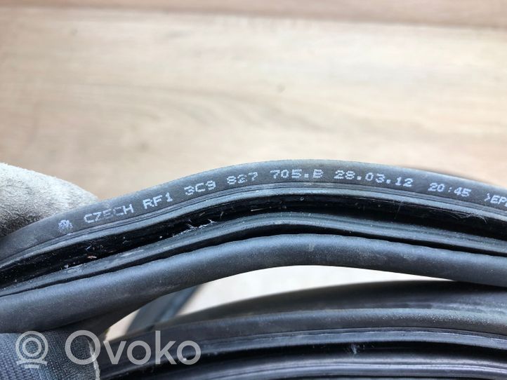 Volkswagen PASSAT B7 Trunk rubber seal (body) 3C9827705B