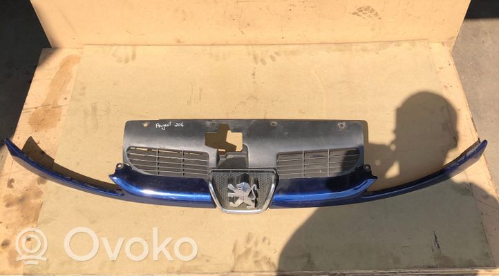 Peugeot 206 Maskownica / Grill / Atrapa górna chłodnicy 962894280