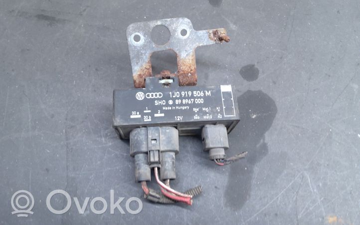 Volkswagen Polo IV 9N3 Battery relay fuse 1J0919506M