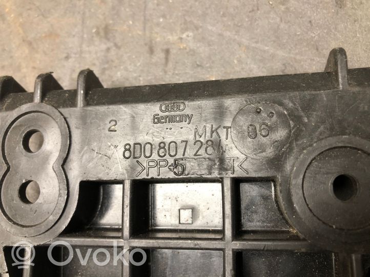 Audi A4 S4 B5 8D Traversa di supporto paraurti posteriore 8D0807284A