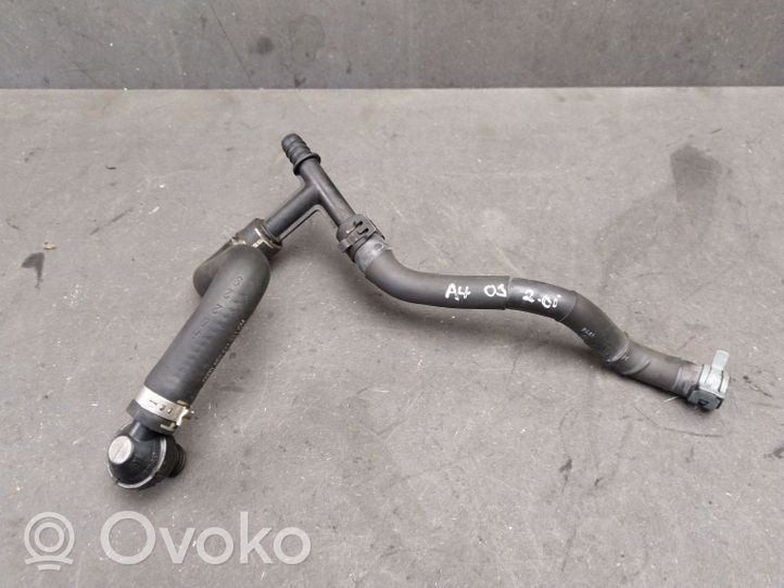 Audi A4 S4 B5 8D Linea/tubo/manicotto del vuoto 8E0611931