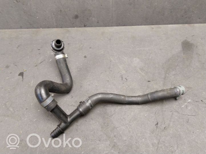 Audi A4 S4 B5 8D Linea/tubo/manicotto del vuoto 8E0611931