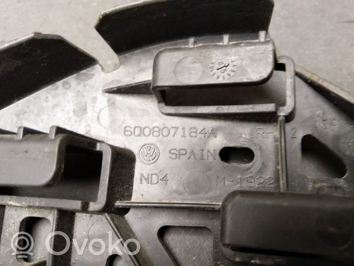 Volkswagen Polo IV 9N3 Staffa di rinforzo montaggio del paraurti anteriore 6Q0807184A